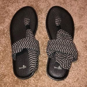 Sanuk women’s sandals